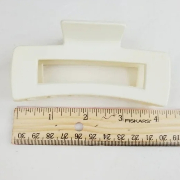 Claw Clip Hair Accessories - Picture 3 of 4